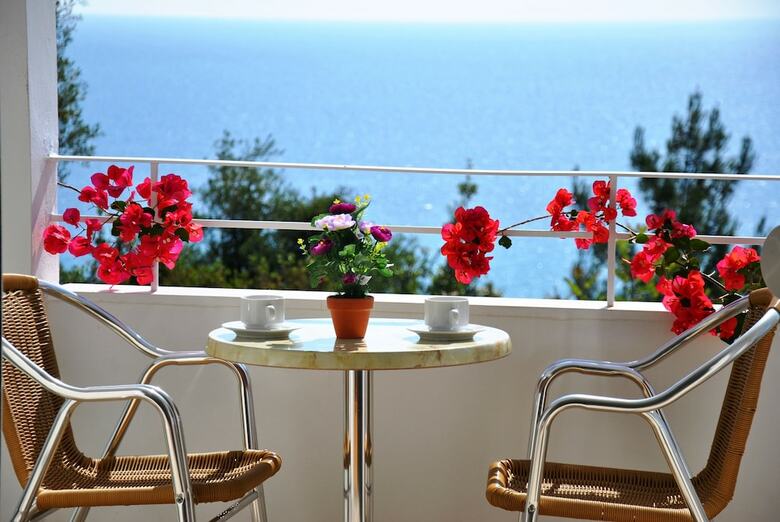 Filoxenia Hotel & Apartments