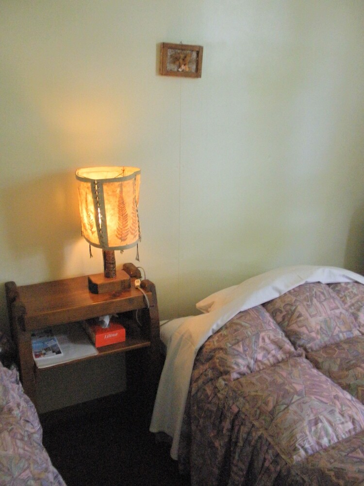 Bed & Breakfast Pension & Restaurant Bistare Kana