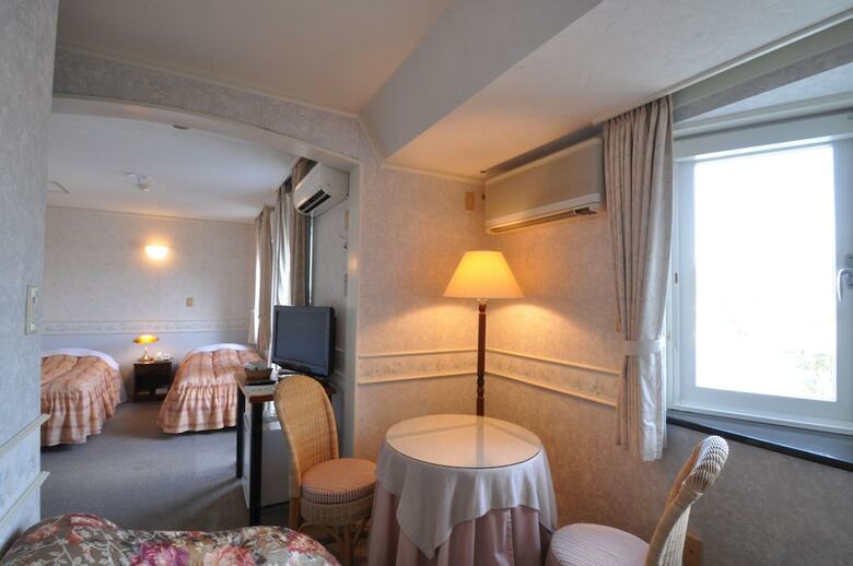 Hotel Country Inn The White Marine