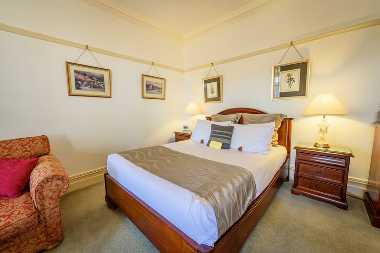 Cobb & Co Court Boutique Hotel