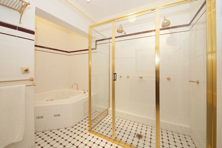 Cobb & Co Court Boutique Hotel