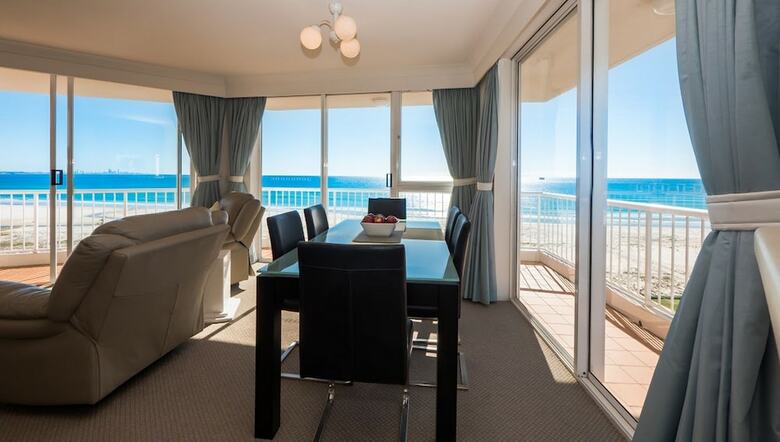 Apartamentos Meridian Tower