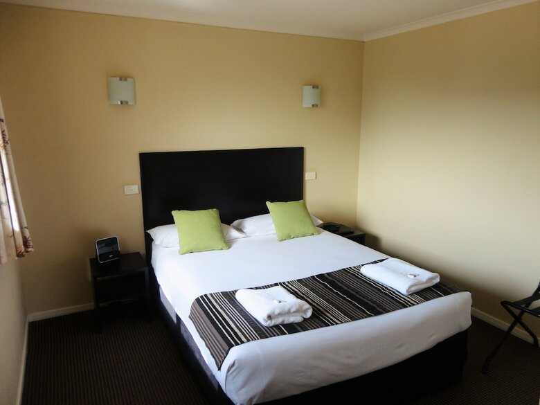 Sovereign Park Motor Inn