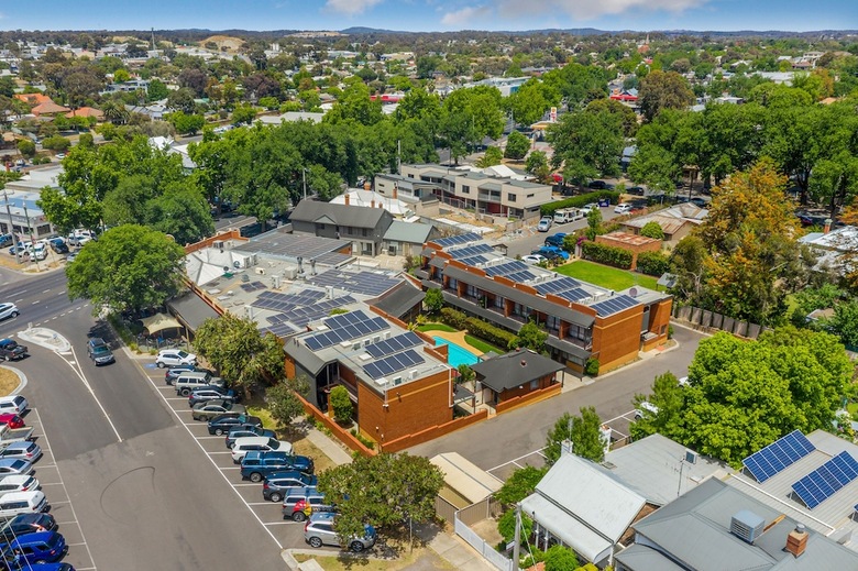 Motel National Hotel Complex And Bendigo Central Apartments