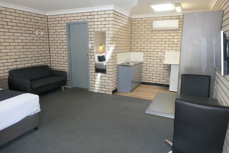 Cowra Crest Motel