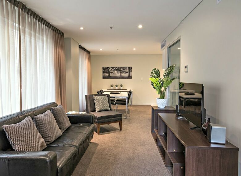 Adelaide Dresscircle Apartments North Terrace
