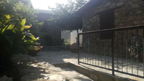 Enipnion Apartments