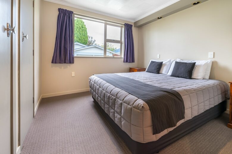 Lakeside Motel And Apartments - Te Anau