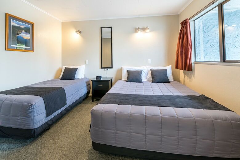 Lakeside Motel And Apartments - Te Anau