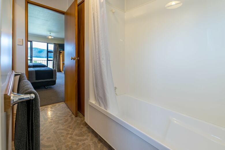 Lakeside Motel And Apartments - Te Anau