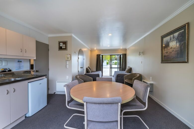 Lakeside Motel And Apartments - Te Anau