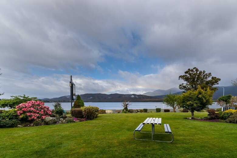 Lakeside Motel And Apartments - Te Anau
