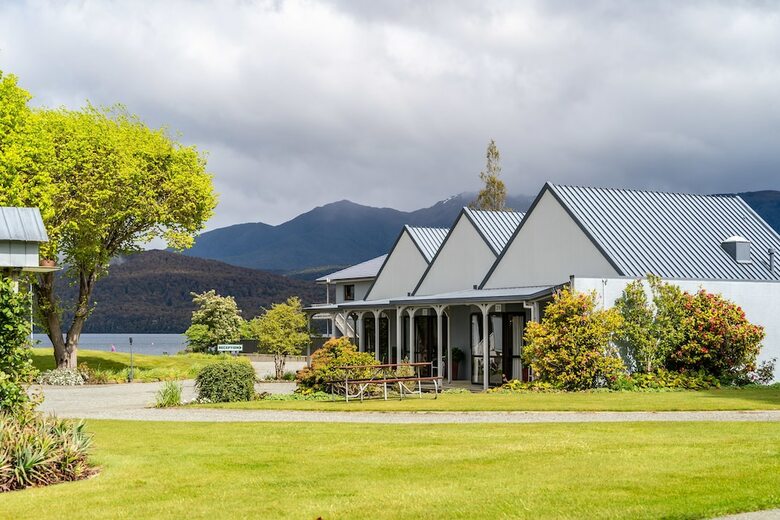 Lakeside Motel And Apartments - Te Anau