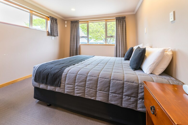 Lakeside Motel And Apartments - Te Anau