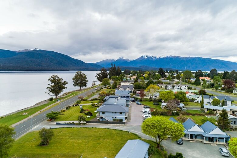 Lakeside Motel And Apartments - Te Anau