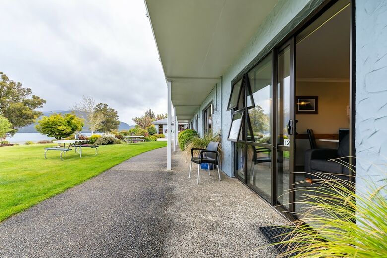 Lakeside Motel And Apartments - Te Anau