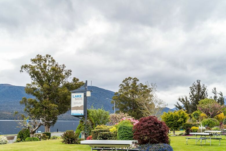 Lakeside Motel And Apartments - Te Anau