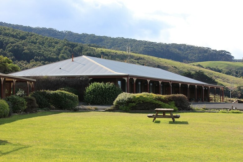 Skenes Creek Lodge Motel And Restaurant