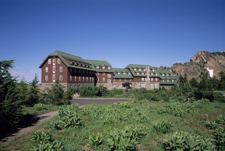 Hotel Crater Lake Lodge - Inside The Park