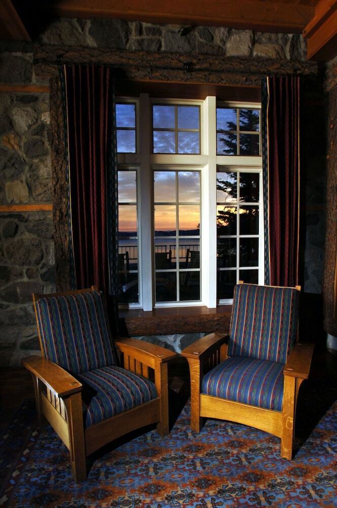 Hotel Crater Lake Lodge - Inside The Park