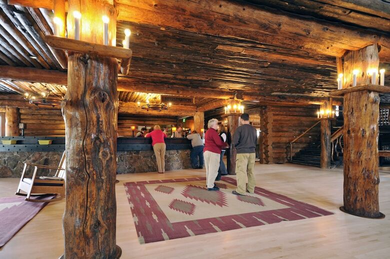 Hotel Old Faithful Inn - Inside The Park