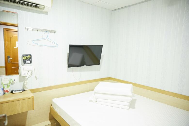 Hostal Me Easy Hostel