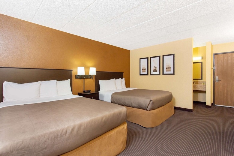 Hotel Americinn By Wyndham West Bend