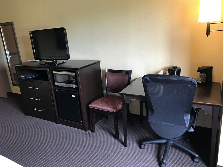 Hotel Americinn By Wyndham West Bend