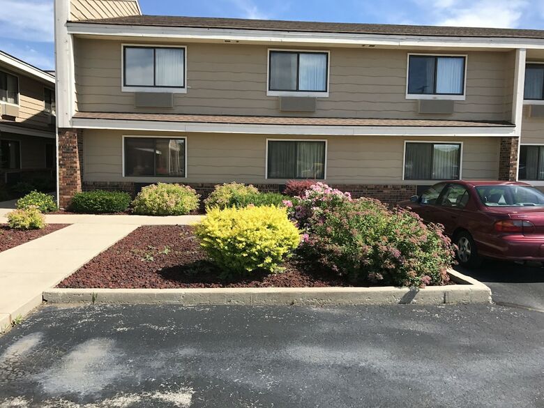 Hotel Americinn By Wyndham West Bend