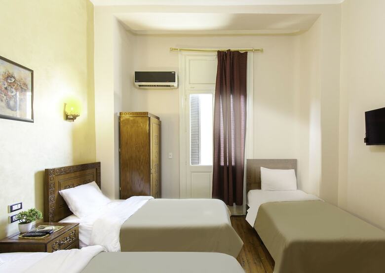 Hotel Minerva Downtown Hostel