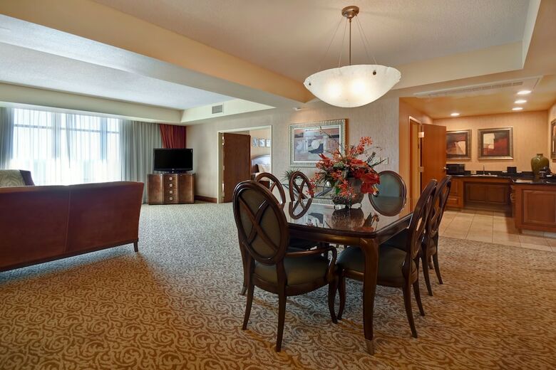 Embassy Suites By Hilton Hot Springs Hotel & Spa