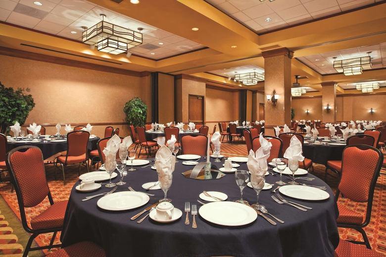 Embassy Suites By Hilton Hot Springs Hotel & Spa
