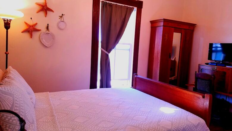 Bed & Breakfast Captain's Inn At Moss Landing