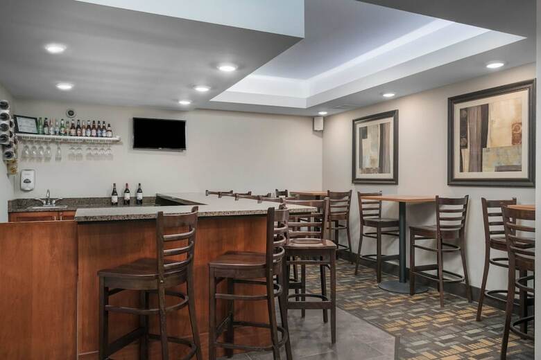Hotel Americinn By Wyndham Hartford Sd