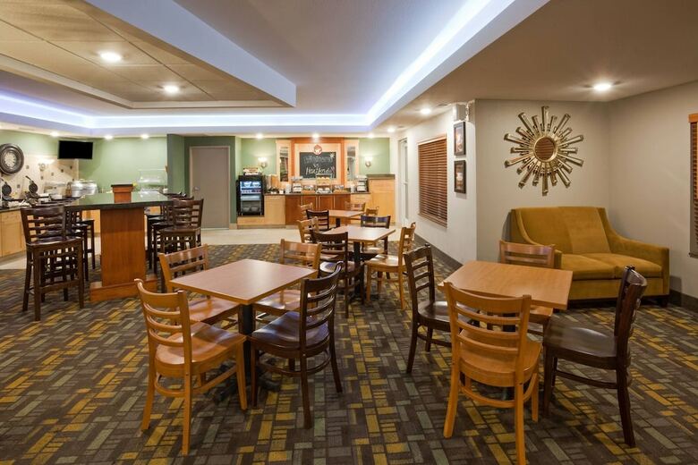 Hotel Americinn By Wyndham Hartford Sd
