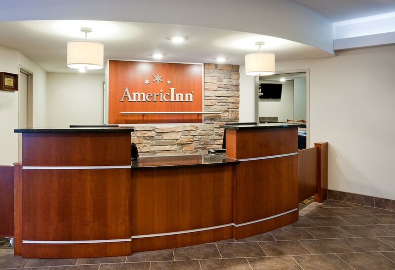 Hotel Americinn By Wyndham Hartford Sd