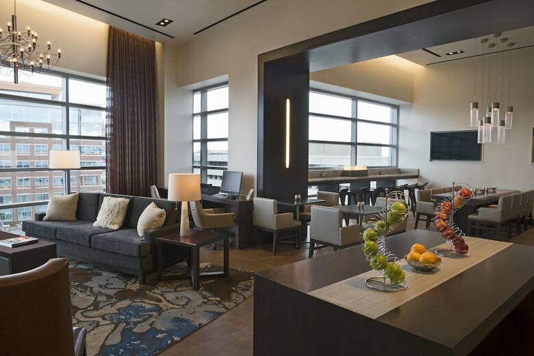 Hotel Buffalo Marriott At Lecom Harborcenter