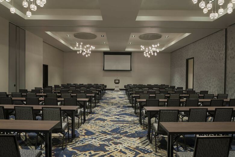 Hotel Buffalo Marriott At Lecom Harborcenter
