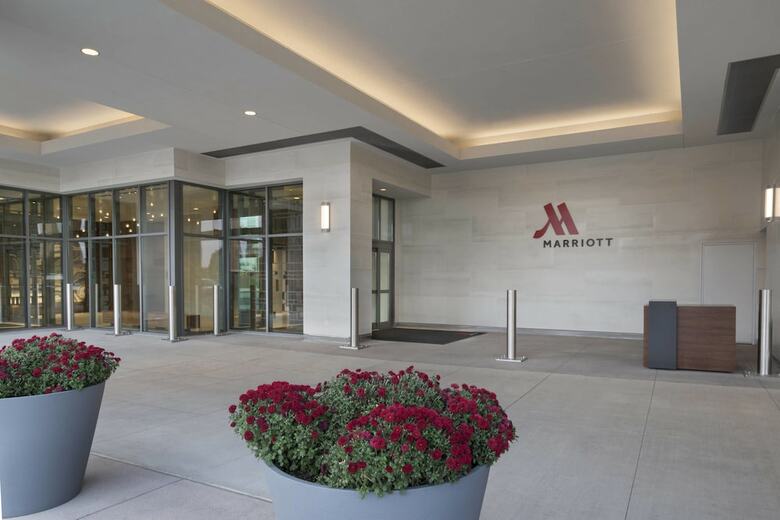 Hotel Buffalo Marriott At Lecom Harborcenter