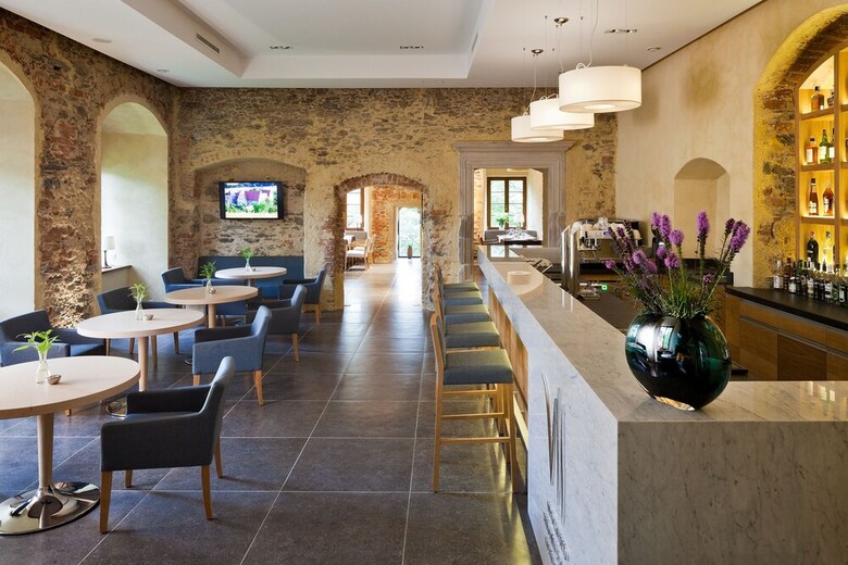 Uroczysko Siedmiu Staw�w Luxury Hotel