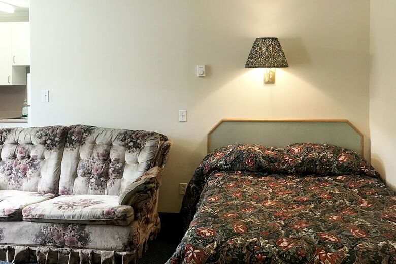 Lamplighter Motel