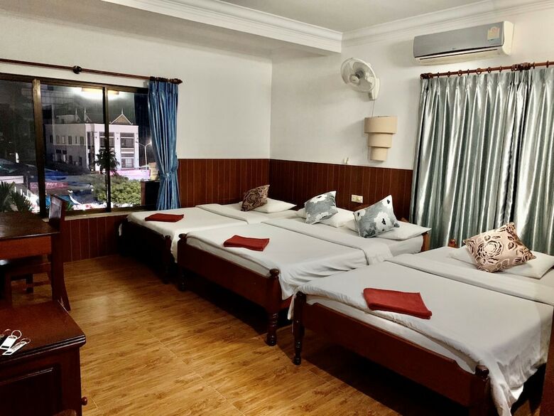 Hotel Jasmine Lodge