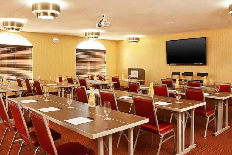 Hotel Four Points By Sheraton Louisville Airport