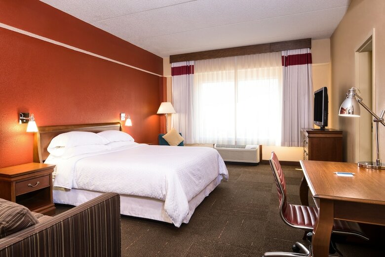 Hotel Four Points By Sheraton Louisville Airport