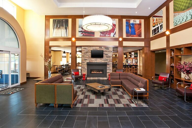 Hotel Four Points By Sheraton Louisville Airport