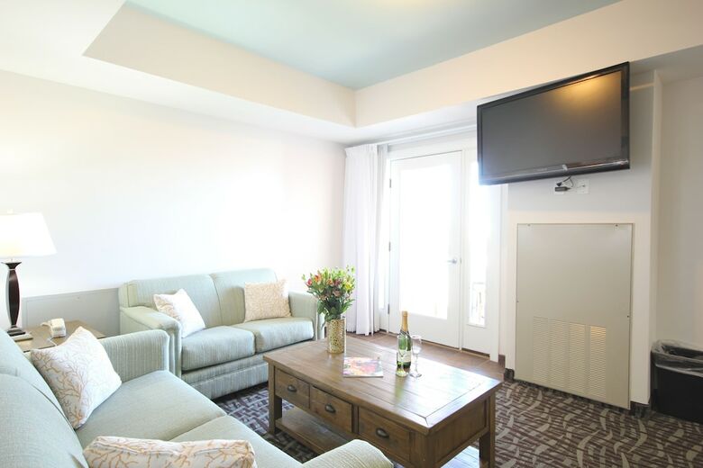Monte Carlo Suites
