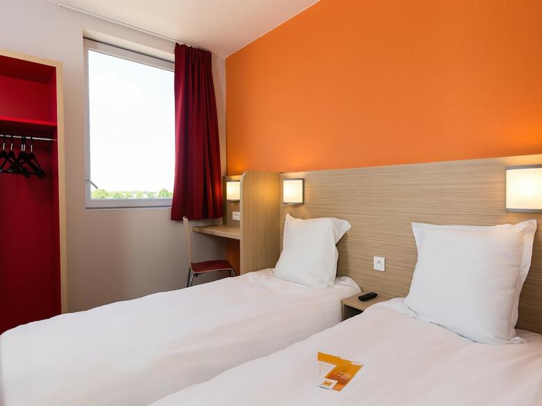 Hotel H�tel Premi�re Classe Chartres Barjouville