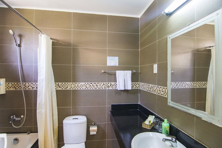 Apartamento Huong Phong Ho Coc Beach Resort
