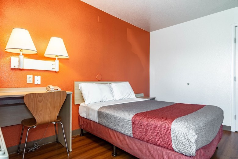 Motel 6 Palm Springs East-e Palm Canyon