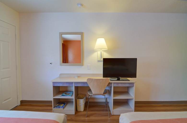 Motel 6 Palm Springs East-e Palm Canyon